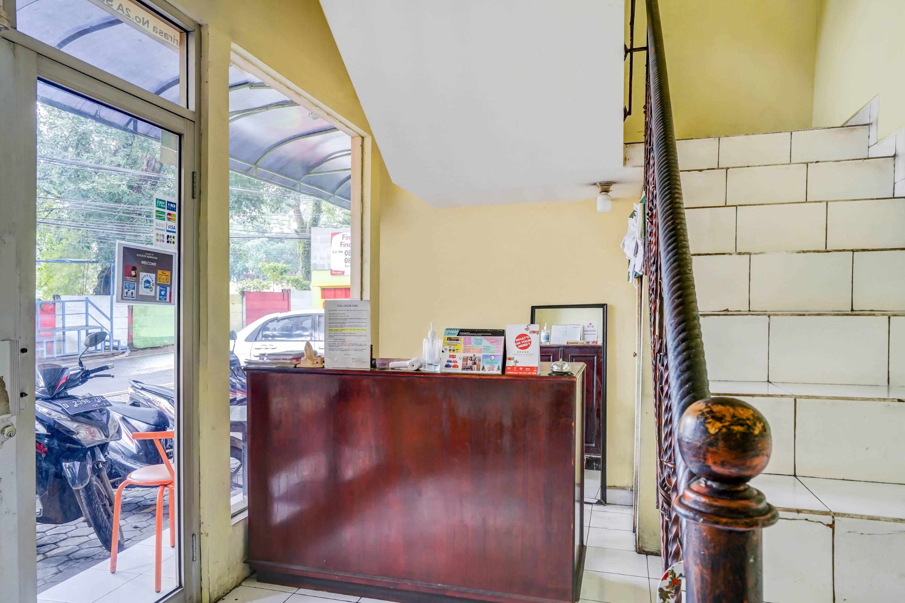 Hotel Oyo 3898 Sultan Premiere Ayuni 2*