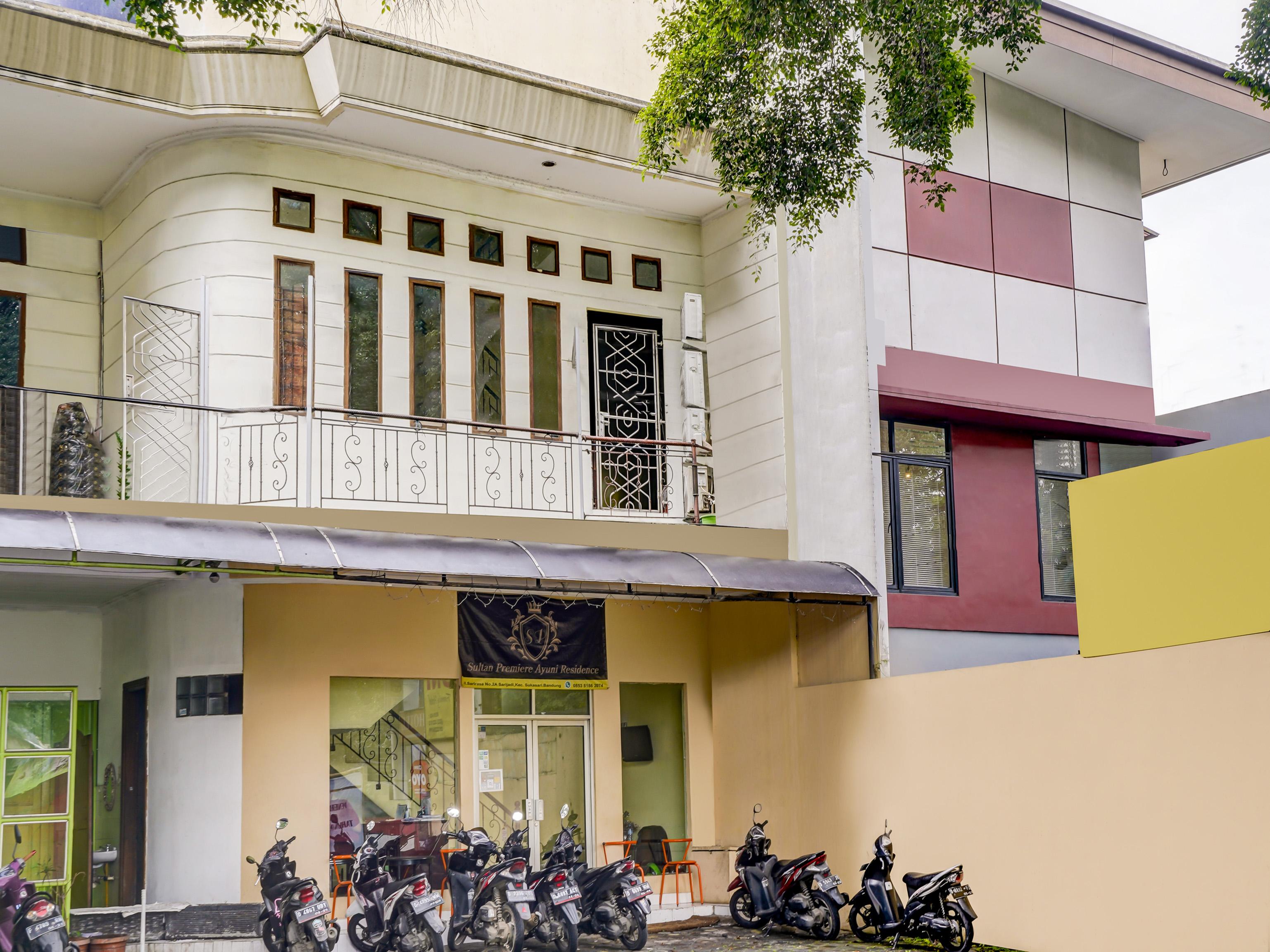 Oyo 3898 Sultan Premiere Ayuni Hotel 2*